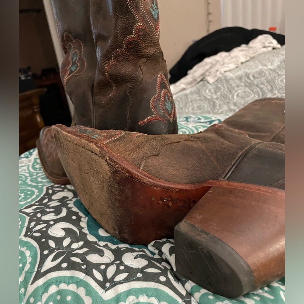 Tony lama square toed cowgirl boots